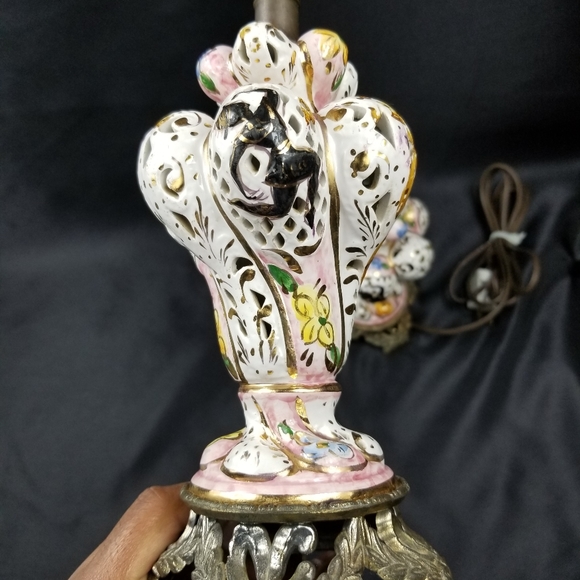 Vtg! Rare Capodimonte Porcelain Lamps - Set of 2 - Picture 2 of 10
